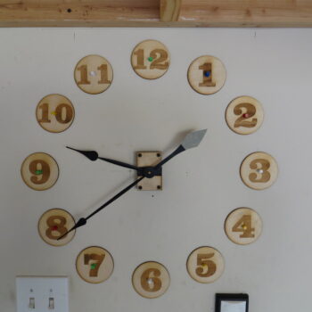 Intra απο ξύλο plywood 3mm-4mm πάχος - Μεγάλο ρολόι τοίχου 20 ιντσών Δίασταση 30x30 cm Intraeaxys-eoxl4dxo - Image 1