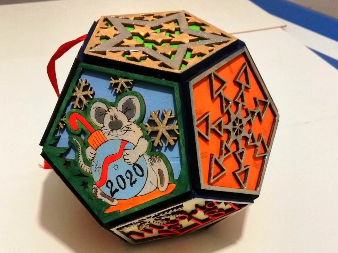 Intra απο ξύλο plywood 3mm-4mm πάχος - Κουτί καλή χρονιά Δίασταση 30x30 cm Intraeaxys-eo0q3z01