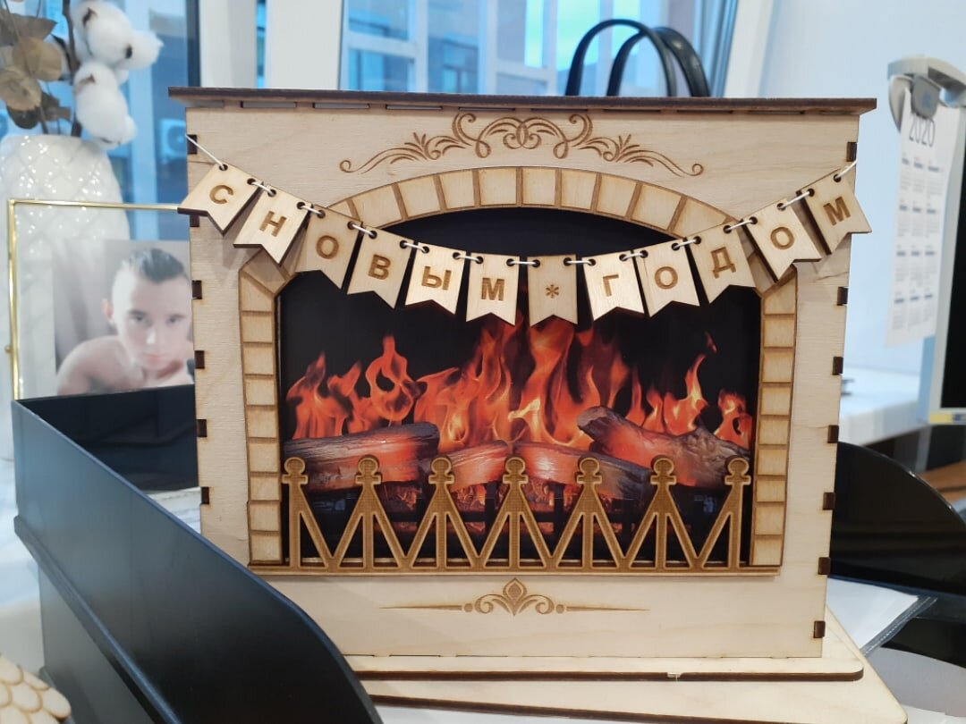 Intra απο ξύλο plywood 3mm-4mm πάχος - Διακόσμηση τζακιού παραμονής Πρωτοχρονιάς Διακόσμηση Χριστουγεννιάτικου Mantel Δίασταση 30x30 cm Intraeaxys-r1z2gnl1