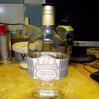 Intra απο ξύλο plywood 3mm-4mm πάχος - Κομψό σχέδιο ετικετών κρασιού Δίασταση 30x30 cm Intraeaxys-67wlz321 - Image 1