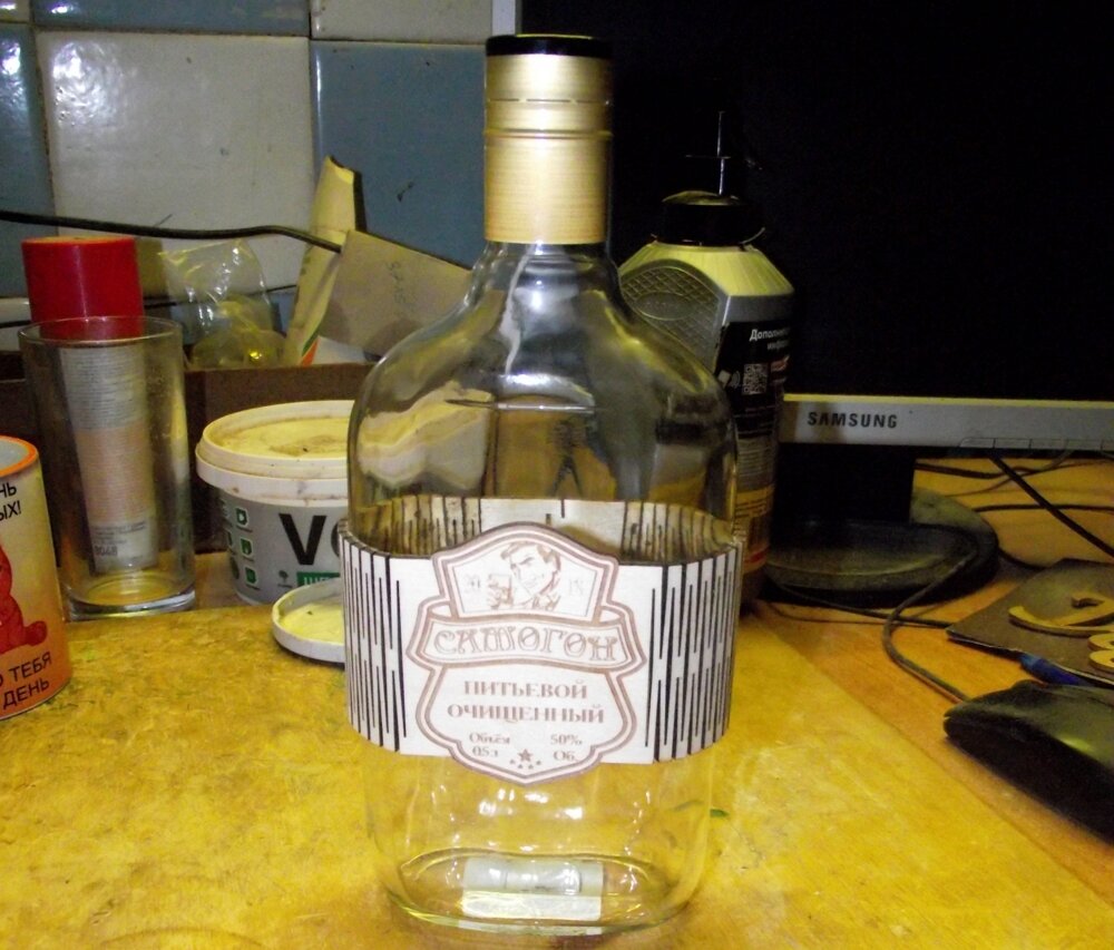 Intra απο ξύλο plywood 3mm-4mm πάχος - Κομψό σχέδιο ετικετών κρασιού Δίασταση 30x30 cm Intraeaxys-67wlz321