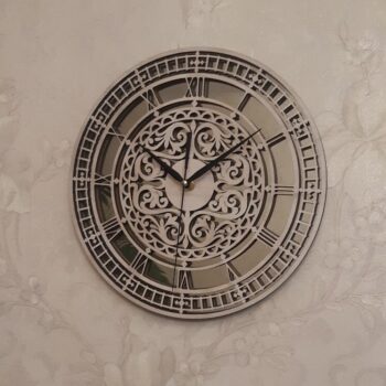 Intra απο ξύλο plywood 3mm-4mm πάχος - Σκαλιστό ρολόι Δίασταση 30x30 cm Intraeaxys-51rrp0r1 - Image 1