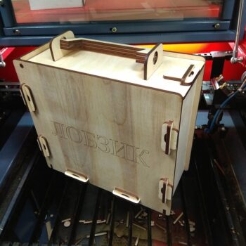 Intra απο ξύλο plywood 3mm-4mm πάχος - Κουτί με Λαβή 6mm Δίασταση 30x30 cm Intraeaxys-r7vmm627 - Image 1