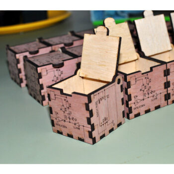 Intra απο ξύλο plywood 3mm-4mm πάχος - Ξύλινο κουτί Δίασταση 30x30 cm Intraeaxys-ro6jg27x - Image 1