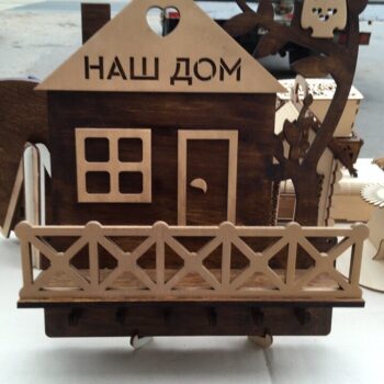 Intra απο ξύλο plywood 3mm-4mm πάχος - Πρότυπο σπιτιών κρεμάστρας τοίχου Δίασταση 30x30 cm Intraeaxys-p7ymg5r7 - Image 1