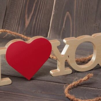 Intra απο ξύλο plywood 3mm-4mm πάχος - I Love You Ξύλινα γράμματα με σχήμα κόκκινης καρδιάς σε στάση Δίασταση 30x30 cm Intraeaxys-6o3yzyp7 - Image 3