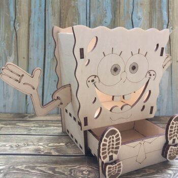 Intra απο ξύλο plywood 3mm-4mm πάχος - Μπομπ Σφουγγαράκης Μολυβοθήκη με Συρτάρι Δίασταση 30x30 cm Intraeaxys-pok3ddj7 - Image 1