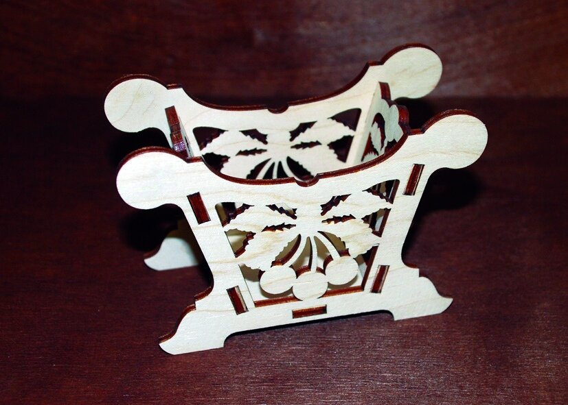 Intra απο ξύλο plywood 3mm-4mm πάχος - Μολυβοθήκη με Γλάστρα στυλό Cherry Δίασταση 30x30 cm Intraeaxys-51rrp8m1