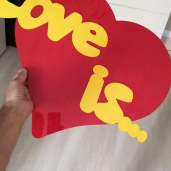 Intra απο ξύλο plywood 3mm-4mm πάχος - Καρδιά με γράμματα Η αγάπη είναι Δίασταση 30x30 cm Intraeaxys-lopq5e67 - Image 1