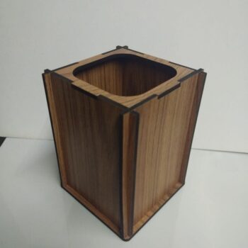 Intra απο ξύλο plywood 3mm-4mm πάχος - Ξύλινη θήκη για στυλό για γραφείο Δίασταση 30x30 cm Intraeaxys-lopq9g57 - Image 1