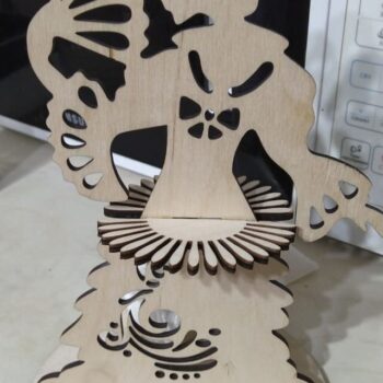 Intra απο ξύλο plywood 3mm-4mm πάχος - Κορίτσι με θήκη χαρτοπετσέτας βεντάλια Δίασταση 30x30 cm Intraeaxys-m1d6vxy7 - Image 1