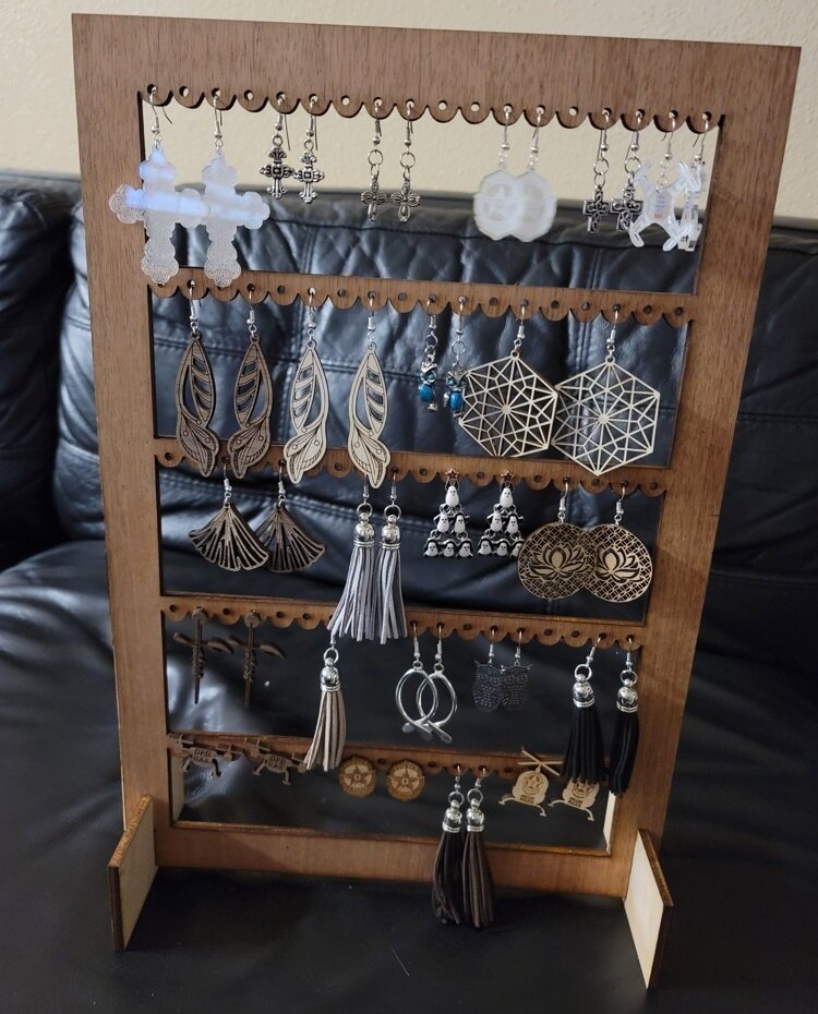 Intra απο ξύλο plywood 3mm-4mm πάχος - Στάση οθόνης σκουλαρικιών Δίασταση 3x3 cm Intraeaxys-joed83d1