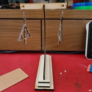 Intra απο ξύλο plywood 3mm-4mm πάχος - Απλή βάση οθόνης σκουλαρικιών Δίασταση 3x3 cm Intraeaxys-078yxqmo - Image 3