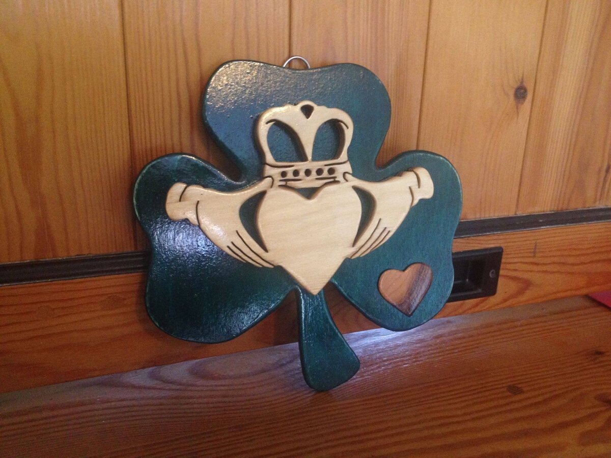 Intra απο ξύλο plywood 3mm-4mm πάχος - Δαχτυλίδι Claddagh Δίασταση 30x30 cm Intraeaxys-m1djkx1k