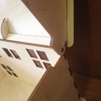 Intra απο ξύλο plywood 3mm-4mm πάχος - Κουμπαράς σε σχήμα Ξύλινου Σπίτι Δίασταση 40x50 cm Intraeaxys-91jd2ng1 - Image 8