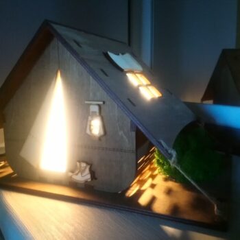 Intra απο ξύλο plywood 3mm-4mm πάχος - Ξύλινο Φωτιστικό Νύχτας σε σχήμα Σκηνής Δίασταση 30x30 cm Intraeaxys-qommkvko - Image 4