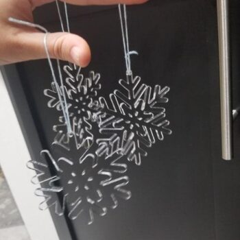 Intra απο ξύλο plywood 3mm-4mm πάχος - Μενταγιόν από νιφάδες χιονιού Δίασταση 30x30 cm Intraeaxys-078yjdqo - Image 1