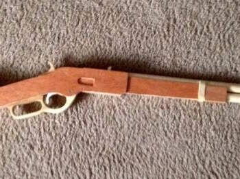 Intra απο ξύλο plywood 3mm-4mm πάχος - Winchester 22 αρχείο PDF Δίασταση 30x30 cm Intraeaxys-p7yvdr7q - Image 1