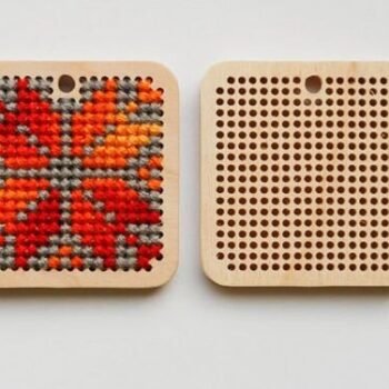 Intra απο ξύλο plywood 3mm-4mm πάχος - Ξύλινη Σταυροβελονιά Κέντημα Κενά Snowflake Circle Τετράγωνο Στολίδι Δίασταση 10x10 cm Intraeaxys-m1d6l9d7 - Image 3