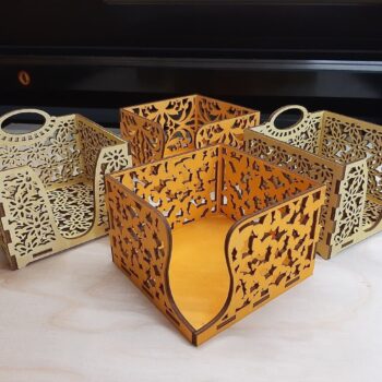 Intra απο ξύλο plywood 3mm-4mm πάχος - Τετράγωνη θήκη χαρτοπετσέτας Δίασταση 30x30 cm Intraeaxys-6o3yx6k7 - Image 1