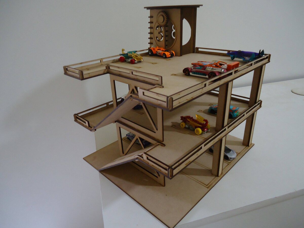 Intra απο ξύλο plywood 3mm-4mm πάχος - Γκαράζ 3mm Δίασταση 30x30 cm Intraeaxys-07504m1z