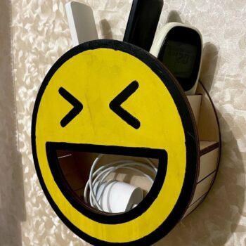 Intra απο ξύλο plywood 3mm-4mm πάχος - Χαριτωμένο Smiley επιτοίχιο ράφι αποθήκευσης Δίασταση 30x30 cm Intraeaxys-r7vmwn27 - Image 3