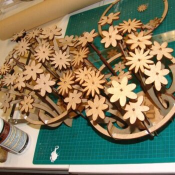 Intra απο ξύλο plywood 3mm-4mm πάχος - Centro de Mesa Δίασταση 30x30 cm Intraeaxys-lopr6k1w - Image 1