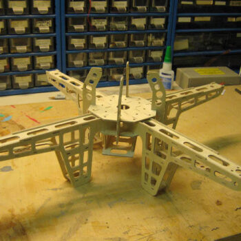 Intra απο ξύλο plywood 3mm-4mm πάχος - Πλαίσιο Τετραπλό Copter Δίασταση 30x30 cm Intraeaxys-p7y4e27q - Image 1