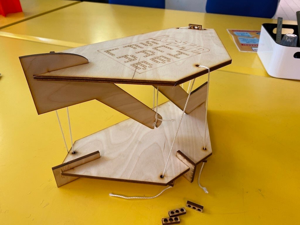 Intra απο ξύλο plywood 3mm-4mm πάχος - Τραπέζι Tensegrity 5mm Κόντρα πλακέ Δίασταση 30x30 cm Intraeaxys-pok3rv37