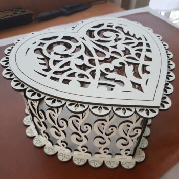 Intra απο ξύλο plywood 3mm-4mm πάχος - Διακοσμητικό Ξύλινο Κουτί Καρδιά Δίασταση 30x30 cm Intraeaxys-eoxlypvo - Image 1