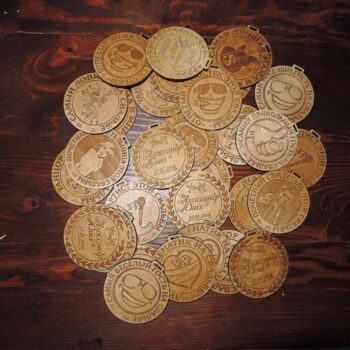 Intra απο ξύλο plywood 3mm-4mm πάχος - Medali Svadba Ayu Έκδοση 17 Δίασταση 30x30 cm Intraeaxys-joemw516 - Image 1