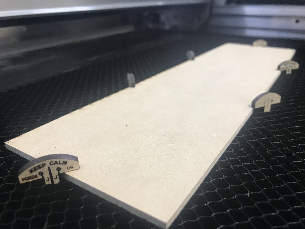 Intra απο ξύλο plywood 3mm-4mm πάχος - Καρφίτσες συγκράτησης κρεβατιού κηρήθρας Δίασταση 30x30 cm Intraeaxys-r1z2e2l1