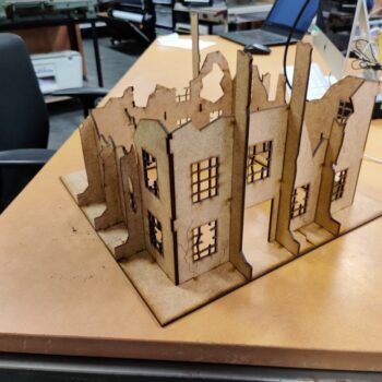 Intra απο ξύλο plywood 3mm-4mm πάχος - Τοπίο κατεστραμμένου κτηρίου Δίασταση 30x30 cm Intraeaxys-joedjl91 - Image 1