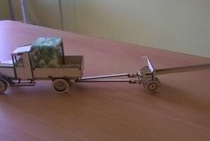 Intra απο ξύλο plywood 3mm-4mm πάχος - polutorka katyusha Δίασταση 30x30 cm Intraeaxys-ro6gkm7x