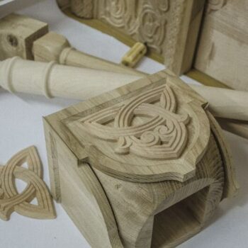 Intra απο ξύλο plywood 3mm-4mm πάχος - Ξυλογλυπτική στήλη Δίασταση 30x30 cm Intraeaxys-m1d9rl7k - Image 1