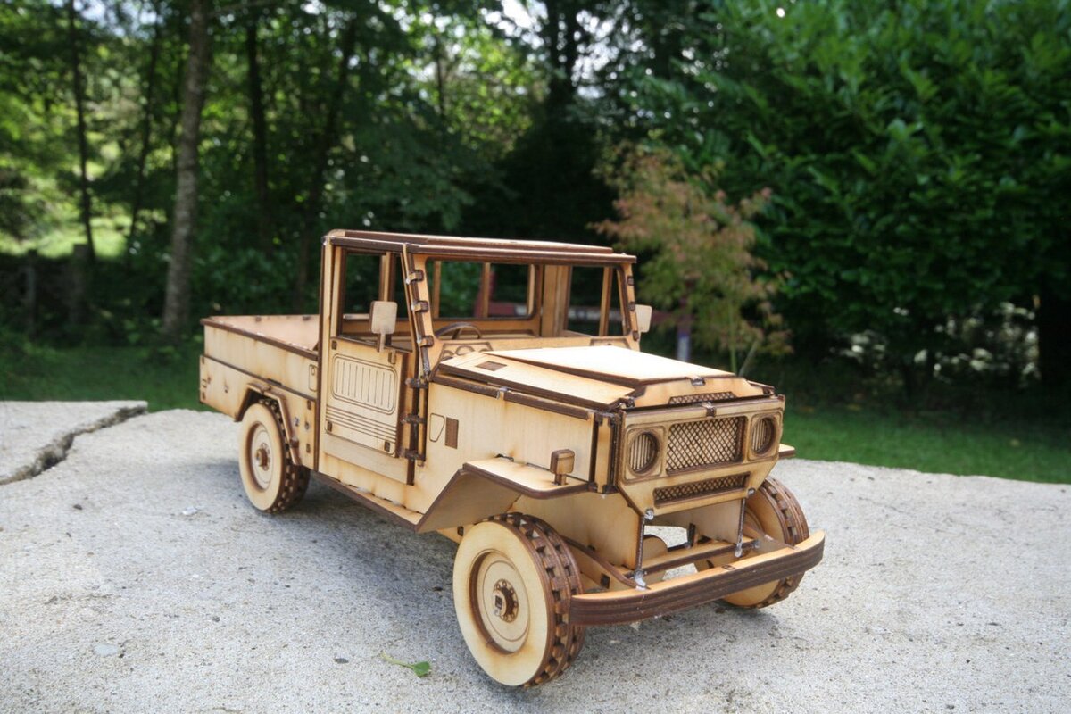 Intra απο ξύλο plywood 3mm-4mm πάχος - Μοτίβο 3D παζλ Toyota Land Cruiser BJ-44 Δίασταση 30x30 cm Intraeaxys-yonvvx1r