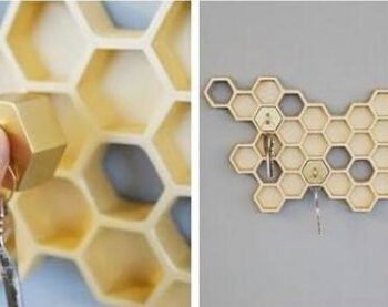 Intra απο ξύλο plywood 3mm-4mm πάχος - Μπρελόκ σε σχήμα κυψέλης Δίασταση 5x5 cm Intraeaxys-eox0lqoz - Image 1