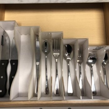 Intra απο ξύλο plywood 3mm-4mm πάχος - Οργάνωση επιτραπέζιων ασημικών Δίασταση 30x30 cm Intraeaxys-67wl2wm1 - Image 1