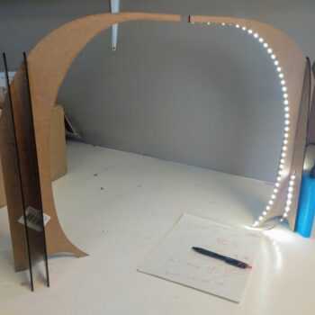 Intra απο ξύλο plywood 3mm-4mm πάχος - Επιτραπέζιο φωτιστικό LED 3mm Δίασταση 30x30 cm Intraeaxys-r1z23z21 - Image 1