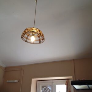 Intra απο ξύλο plywood 3mm-4mm πάχος - Ξύλινο κρεμαστό φωτιστικό Δίασταση 30x30 cm Intraeaxys-67wld8l1