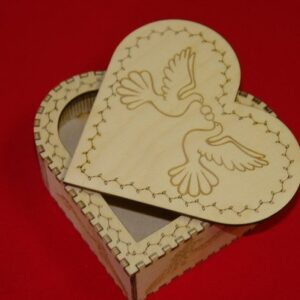 Intra απο ξύλο plywood 3mm-4mm πάχος - Shkatulka Serdce Δίασταση 30x30 cm Intraeaxys-d1lwjy7m