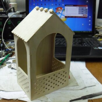 Intra απο ξύλο plywood 3mm-4mm πάχος - ключница Δίασταση 30x30 cm Intraeaxys-qomnlk73 - Image 1