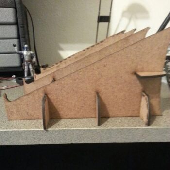 Intra απο ξύλο plywood 3mm-4mm πάχος - Βάση φορητού υπολογιστή για Macbook Pro Δίασταση 30x30 cm Intraeaxys-67wl6n31 - Image 1