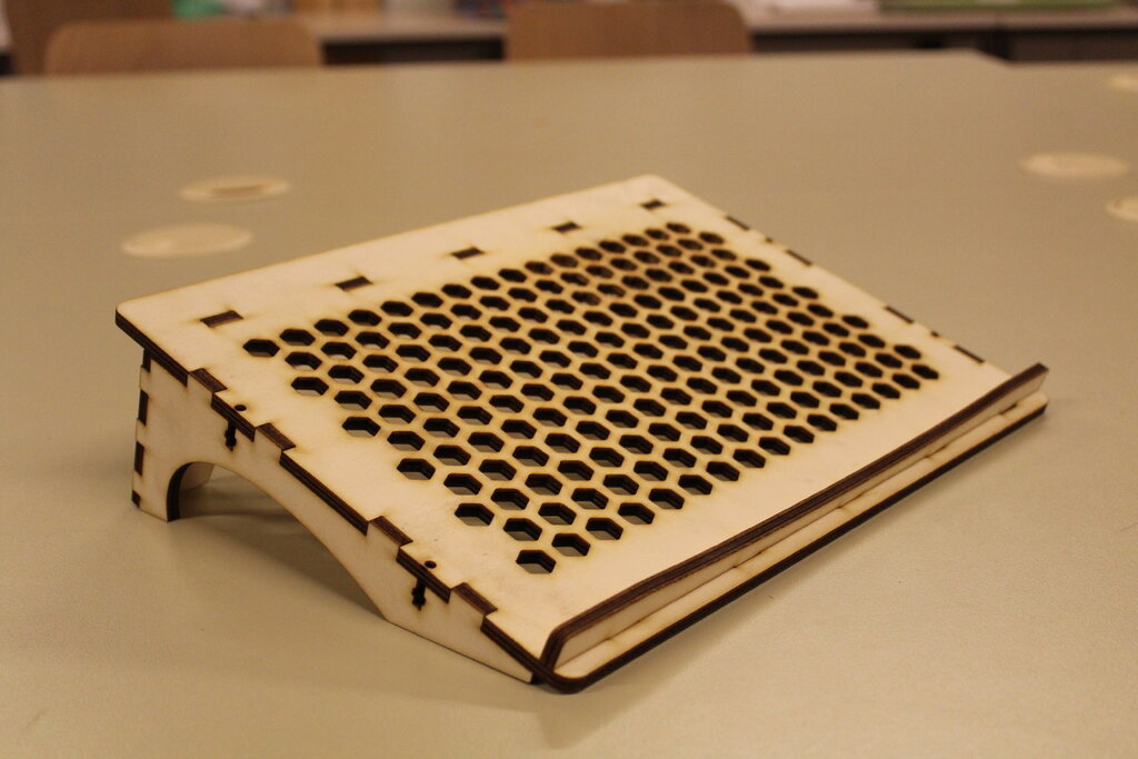 Intra απο ξύλο plywood 3mm-4mm πάχος - Ανοίξτε τη βάση φορητού υπολογιστή για φορητούς υπολογιστές 13 ιντσών 15 ιντσών Δίασταση 30x30 cm Intraeaxys-eo20ej67