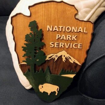 Intra απο ξύλο plywood 3mm-4mm πάχος - US National Park Service Shield Δίασταση 30x30 cm Intraeaxys-67wl8521 - Image 1