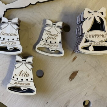 Intra απο ξύλο plywood 3mm-4mm πάχος - Διακοσμητικό Ξύλινο Κουδούνι αποφοίτησης Δίασταση 30x30 cm Intraeaxys-r1z2z3l1 - Image 1