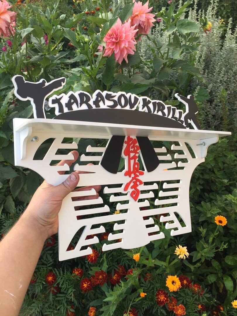 Intra απο ξύλο plywood 3mm-4mm πάχος - Κρεμάστρα μετάλλιων πολεμικών τεχνών Κάτοχος μεταλλίων Καράτε Δίασταση 30x30 cm Intraeaxys-51rrj931