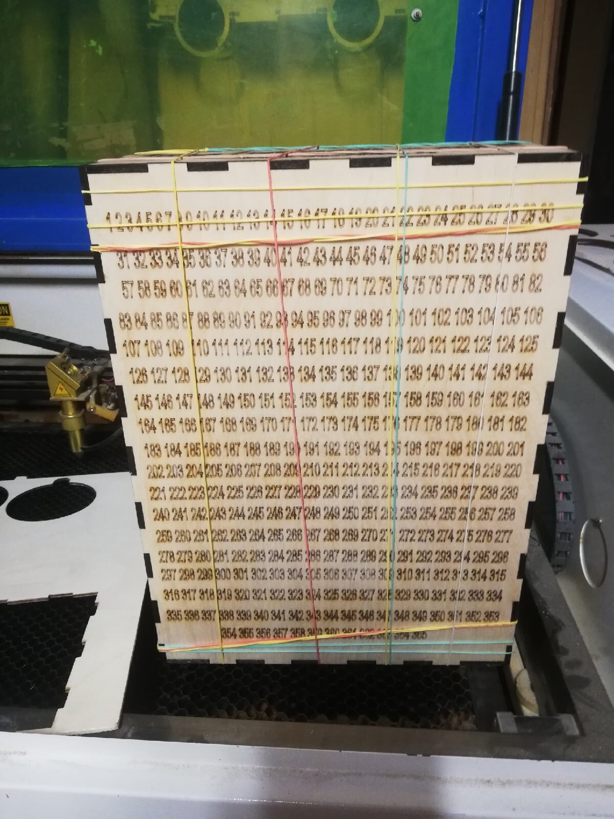 Intra απο ξύλο plywood 3mm-4mm πάχος - Κουμπαράς Ξύλινο 365 Days Plan Box Δίασταση 30x30 cm Intraeaxys-078yr2jo