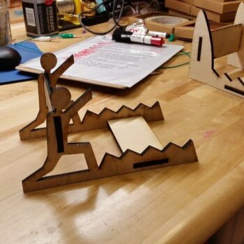 Intra απο ξύλο plywood 3mm-4mm πάχος - Βάση iPad Δίασταση 30x30 cm Intraeaxys-075ylmmo - Image 4