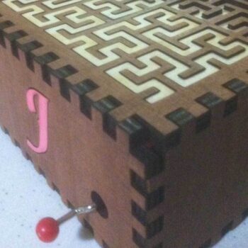 Intra απο ξύλο plywood 3mm-4mm πάχος - Hilbert Curve Ξύλινο Μουσικό κουτί φράκταλ Δίασταση 30x30 cm Intraeaxys-51rr5vm1 - Image 4